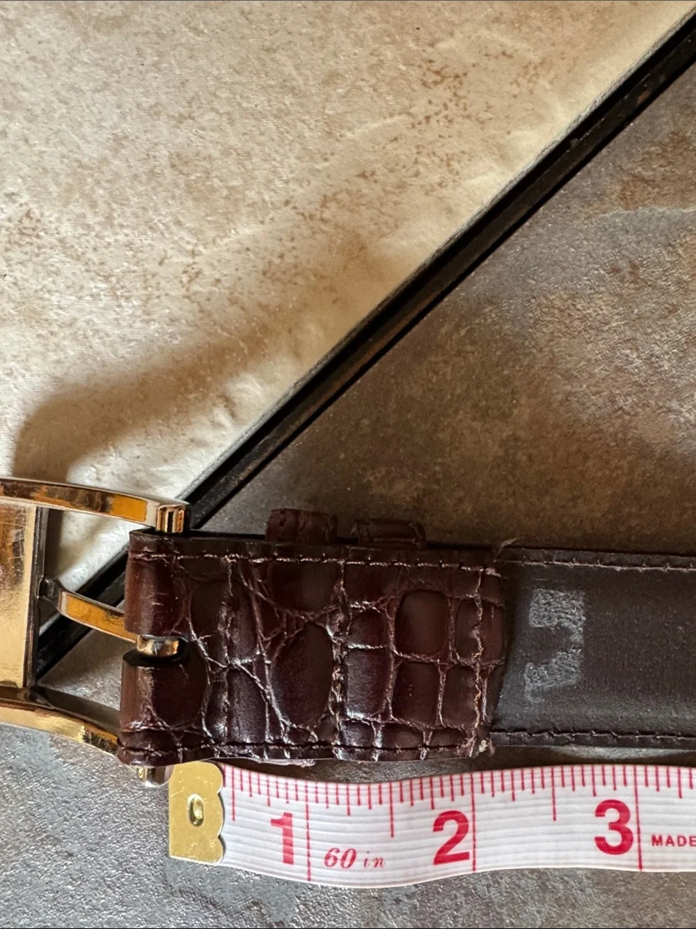 Men's Dark Brown,Croc embossed belt w/ Silver Buckle. Made w/75% bonded leather